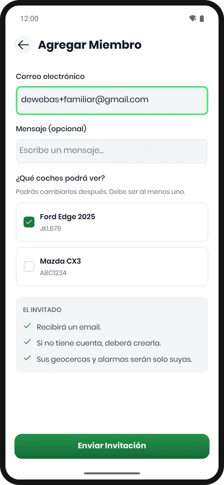 Pantalla Agregar Miembro con un correo escrito, el campo Mensaje vacío y, en «¿Qué coches podrá ver?», el Ford Edge 2025 marcado y el Mazda CX3 sin marcar