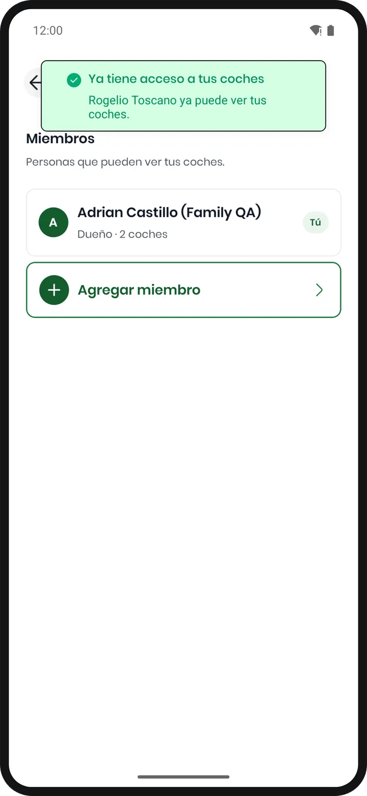 Aviso verde «Ya tiene acceso a tus coches» sobre la pantalla Cuenta Familiar